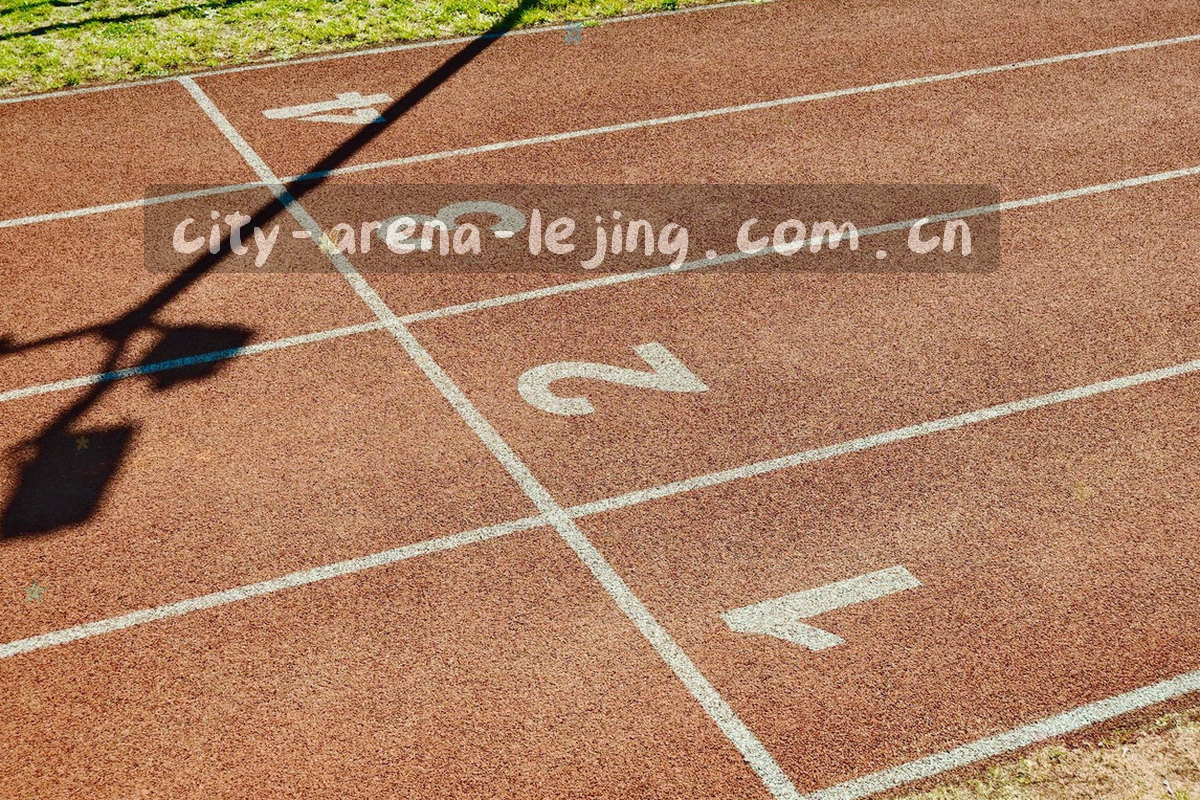 开赛前十分钟的碰头提示与大屏端裁判名单刷新瞬间